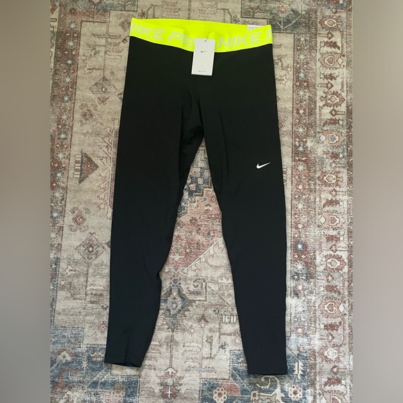 Nike Pro Tight Fit Midrise Full length leggings NWT Size Large - Picture 1 of 4
